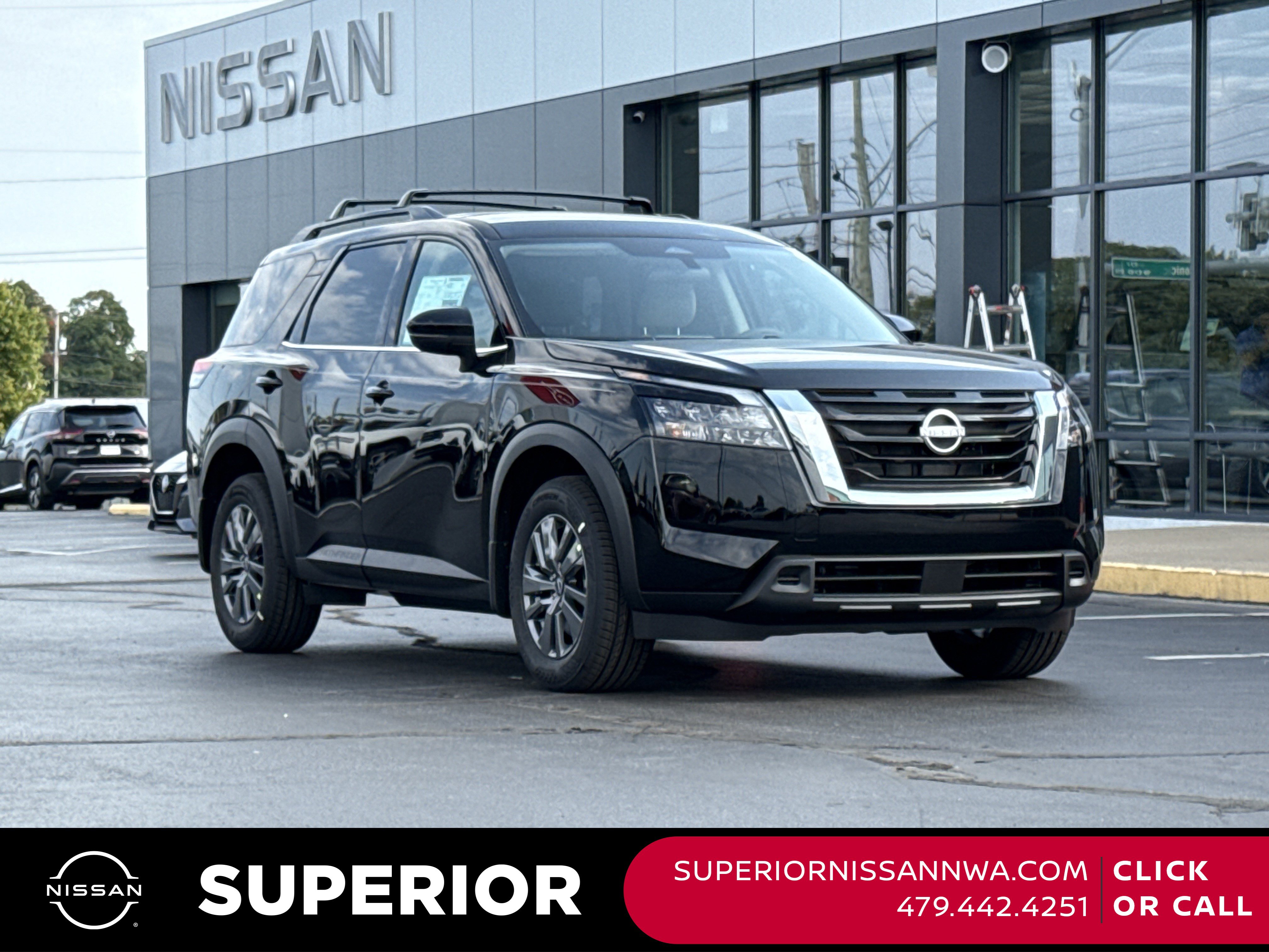 2025 Nissan Pathfinder SV's photo