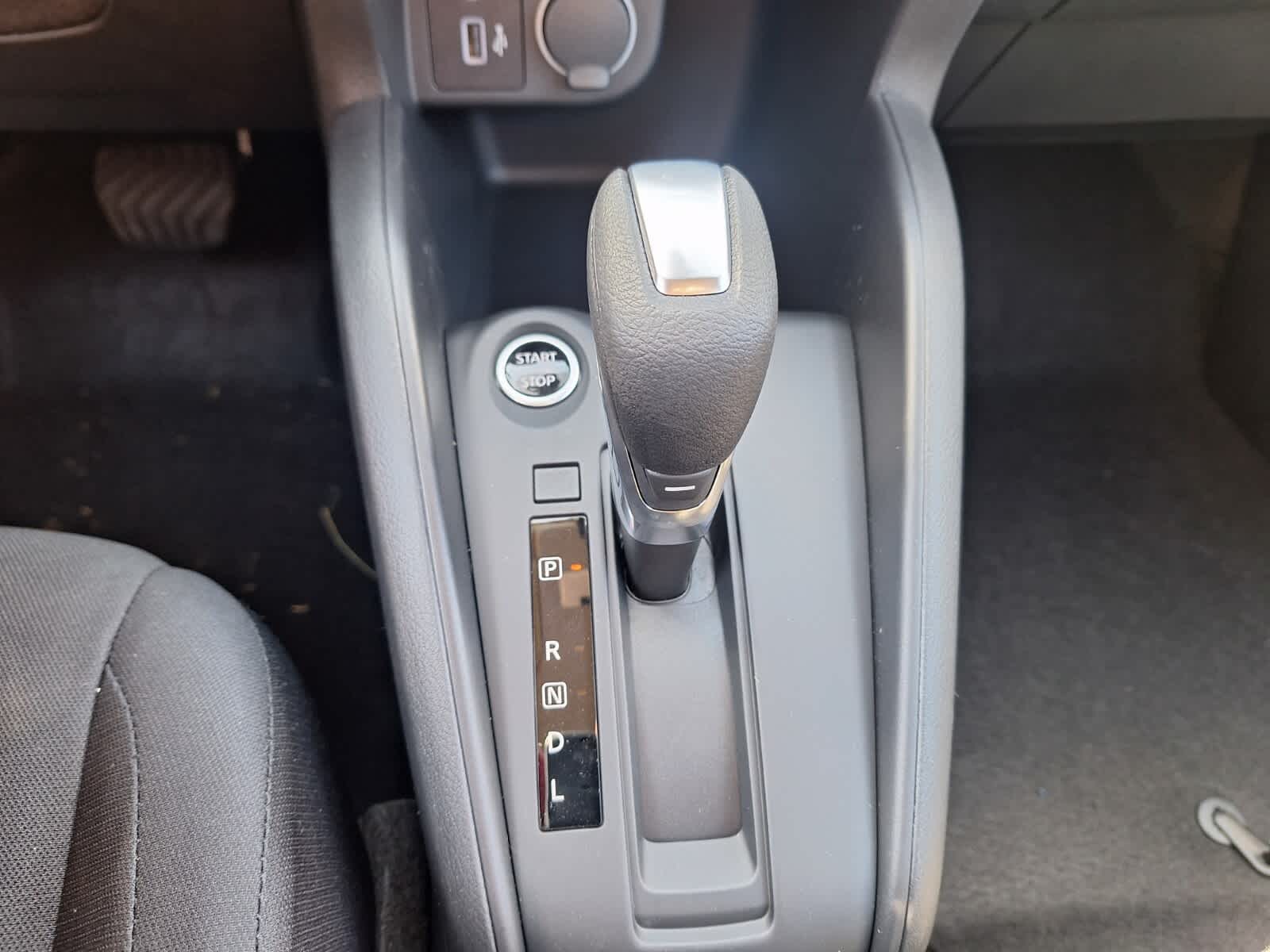 2025 Nissan Kicks Play S photo 18