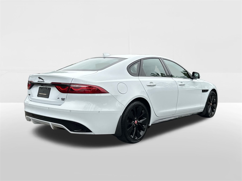 2021 Jaguar XF R-Dynamic SE photo 4