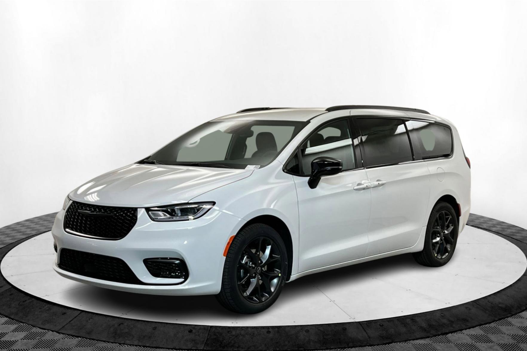 2026 Chrysler Pacifica Select's photo