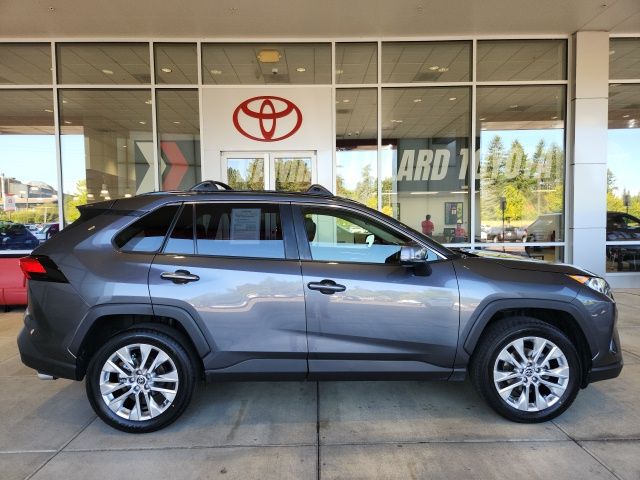 2019 Toyota RAV4 XLE Premium photo 4