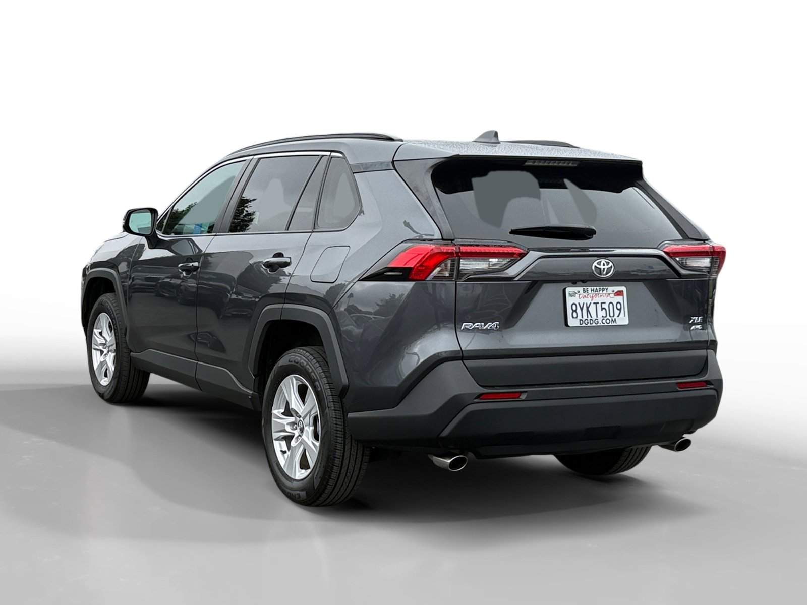 2020 Toyota RAV4 XLE photo 2