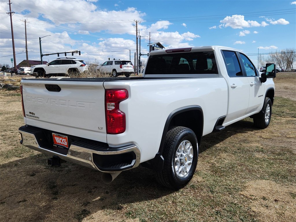 2023 Chevrolet Silverado 3500HD LT photo 4