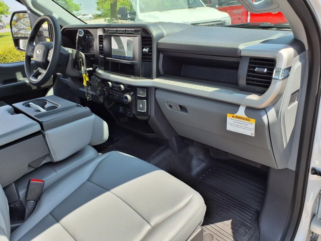 2023 FORD F-350 - Image 32