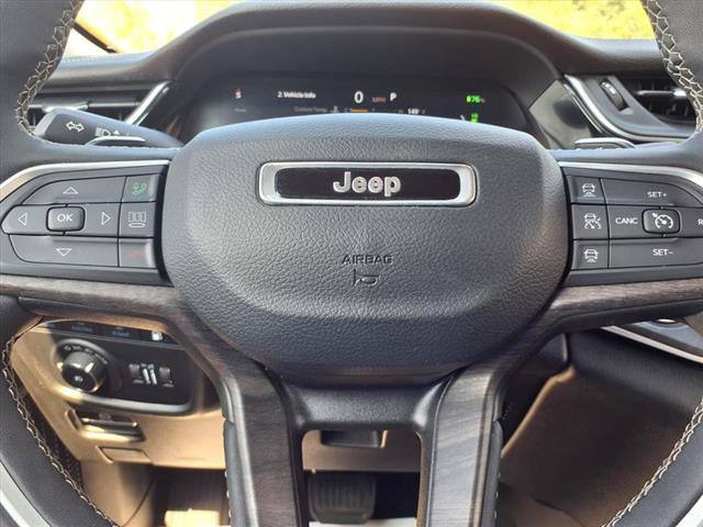 2023 Jeep Cherokee 4xe photo 13