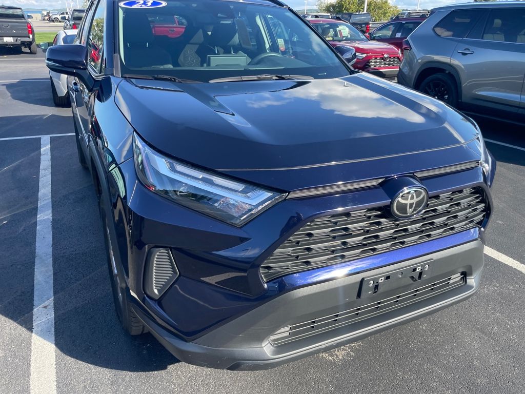 2023 Toyota RAV4 XLE photo 18