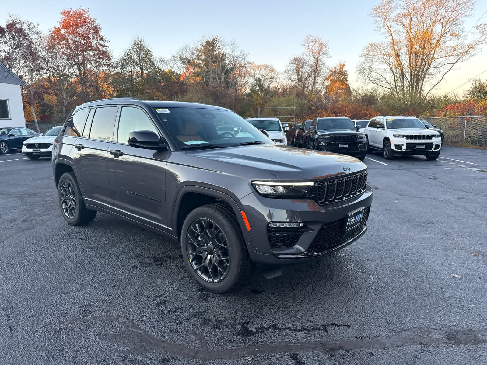 2025 Jeep Grand Cherokee Summit's photo
