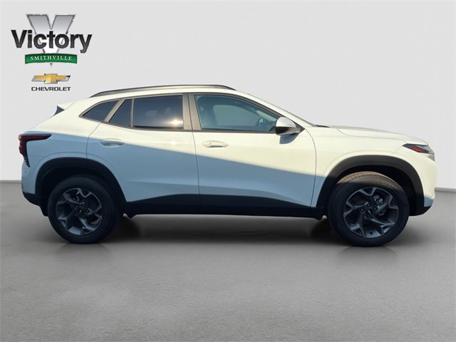 2025 Chevrolet Trax LT photo 7