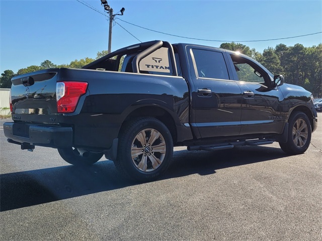 2024 Nissan Titan SV photo 2