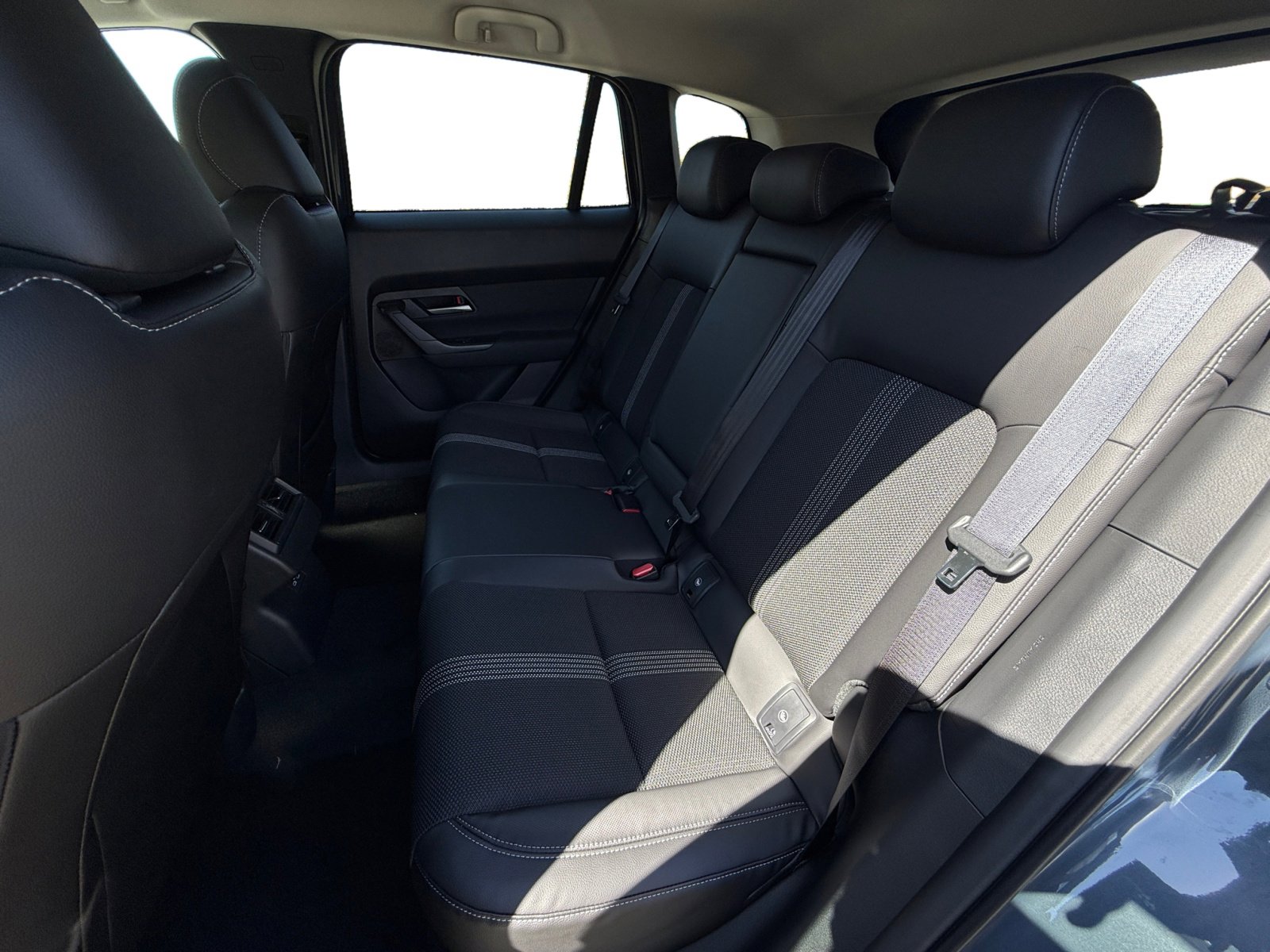 2025 Mazda CX-50 2.5 Select photo 14