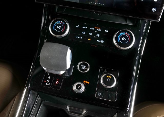 2023 Land Rover Range Rover Sport SE photo 8