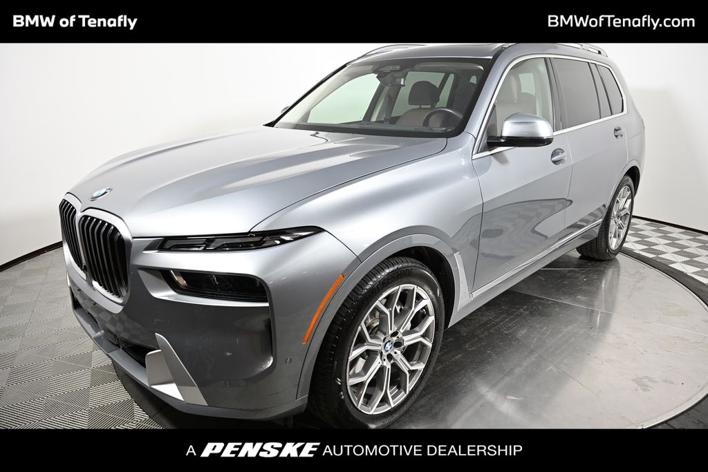 2024 BMW X7 40i's photo