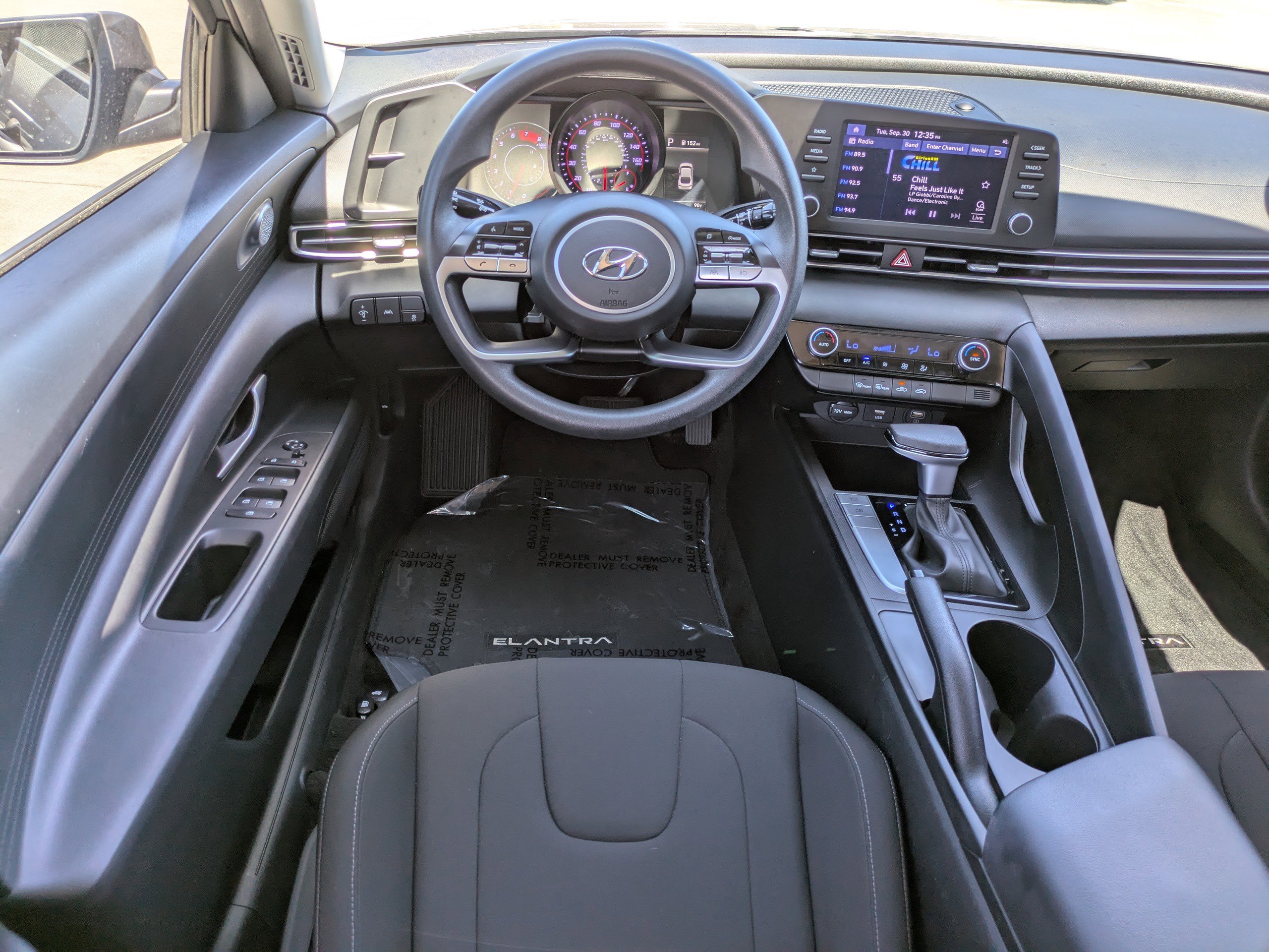 2023 Hyundai Elantra SEL photo 11