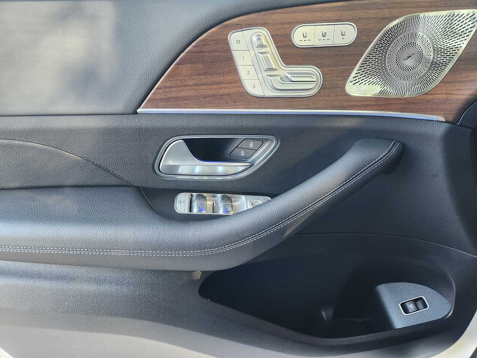 2025 Mercedes Benz GLS 450 4MATIC photo 13
