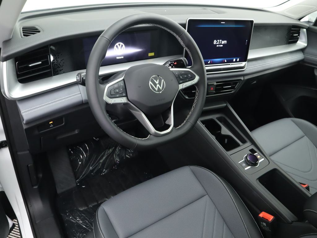 2025 Volkswagen Tiguan SE photo 9