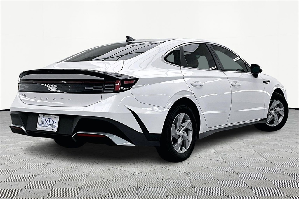 Used 2025 Hyundai Sonata SE with VIN KMHL24JA5SA444277 for sale in Kansas City