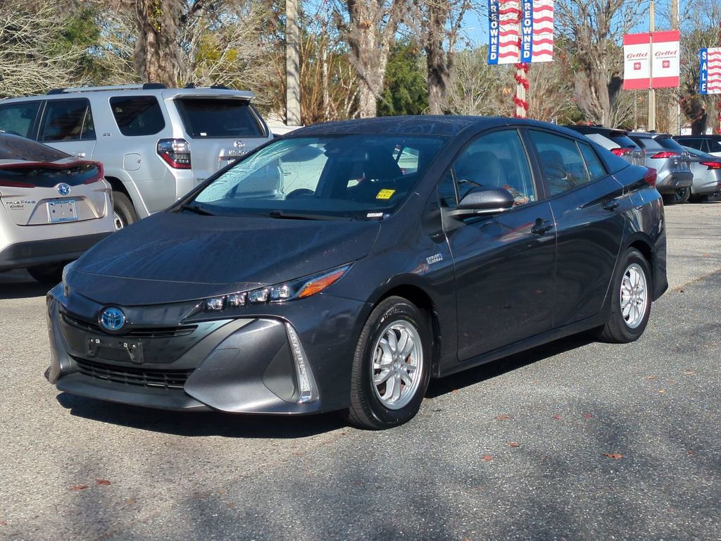 2022 Toyota Prius Prime LE's photo
