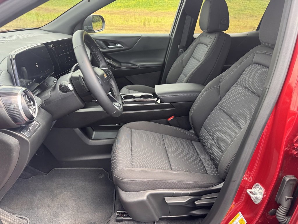2025 Chevrolet Equinox LT photo 17