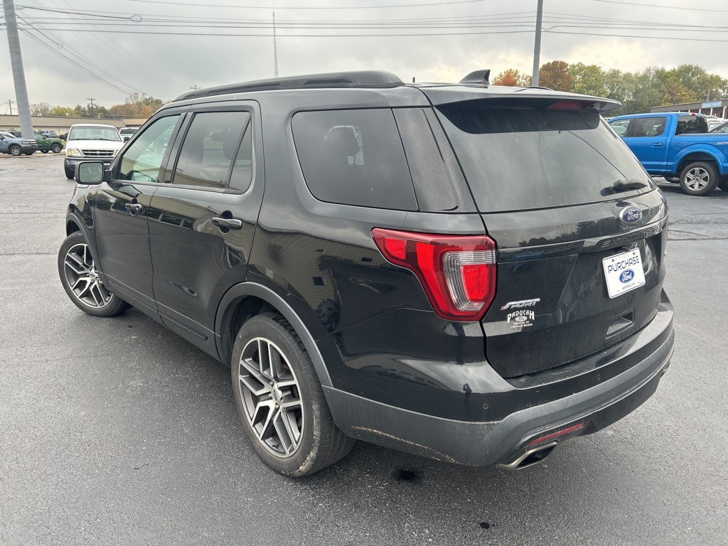 2016 Ford Explorer Sport photo 3