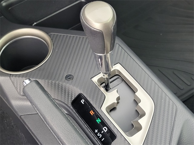 2014 Toyota RAV4 Limited photo 16