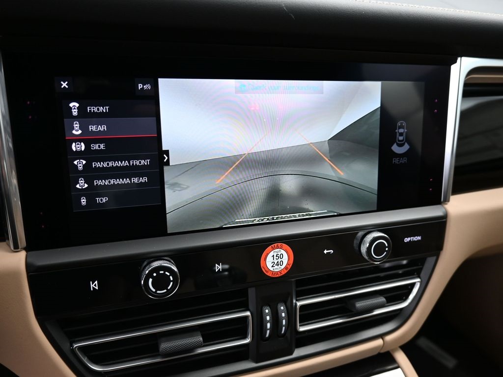 2026 Porsche Macan S photo 20