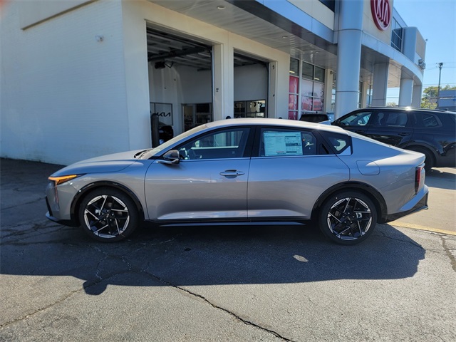 2025 Kia K4 GT-Line photo 6