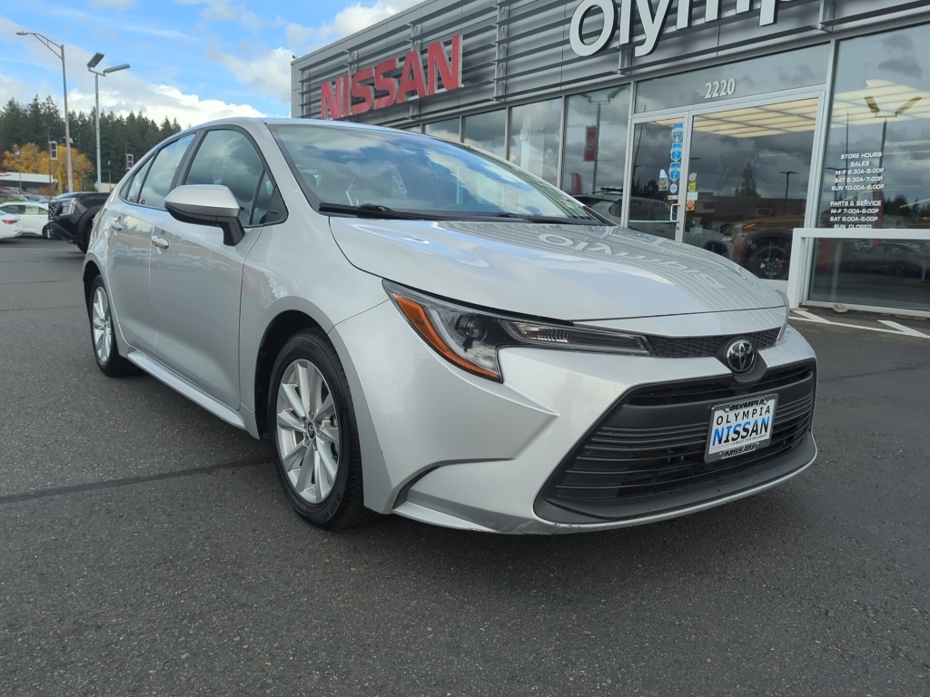 2024 Toyota Corolla LE photo 2