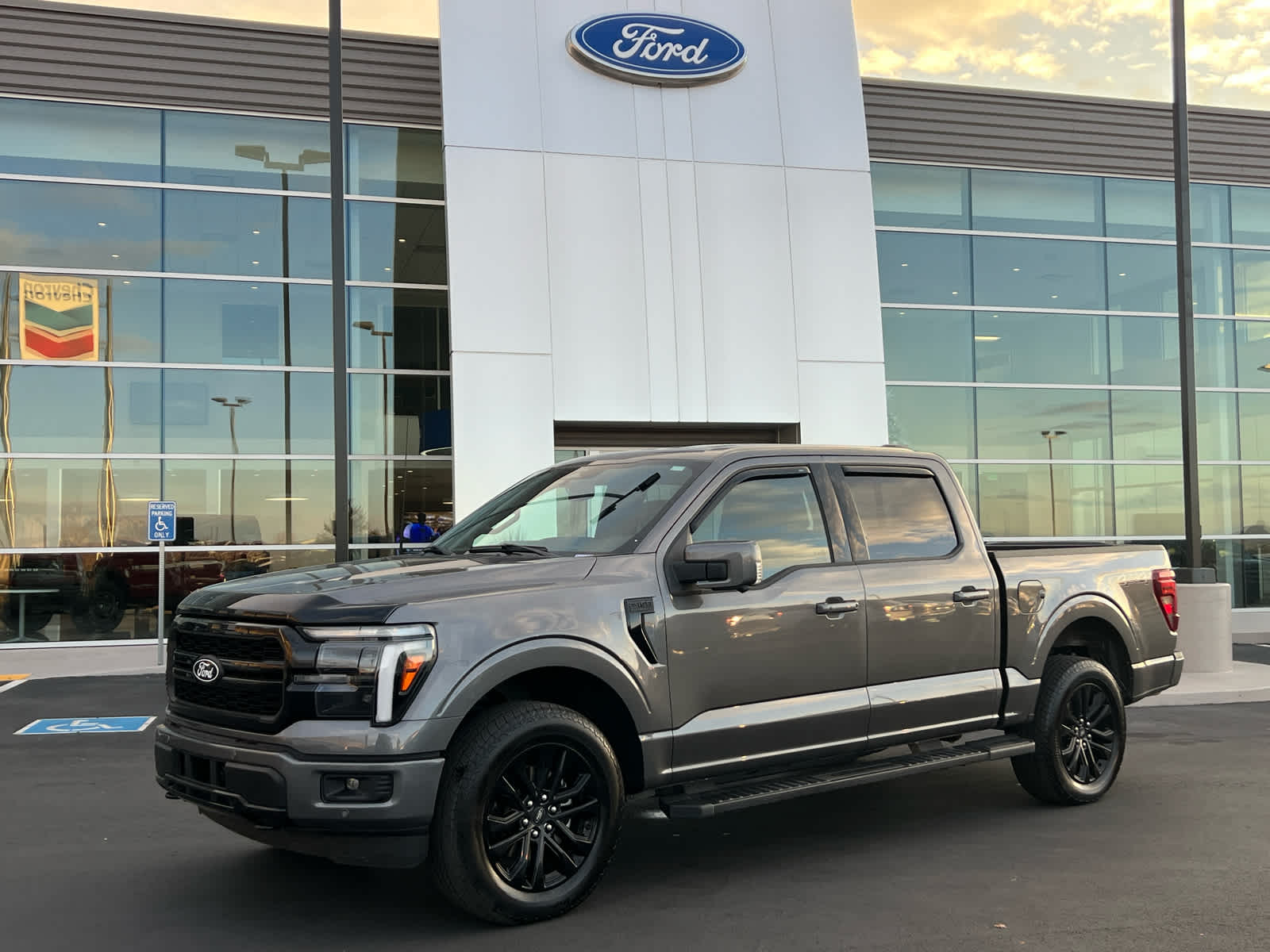 2025 Ford F-150 Lariat's photo