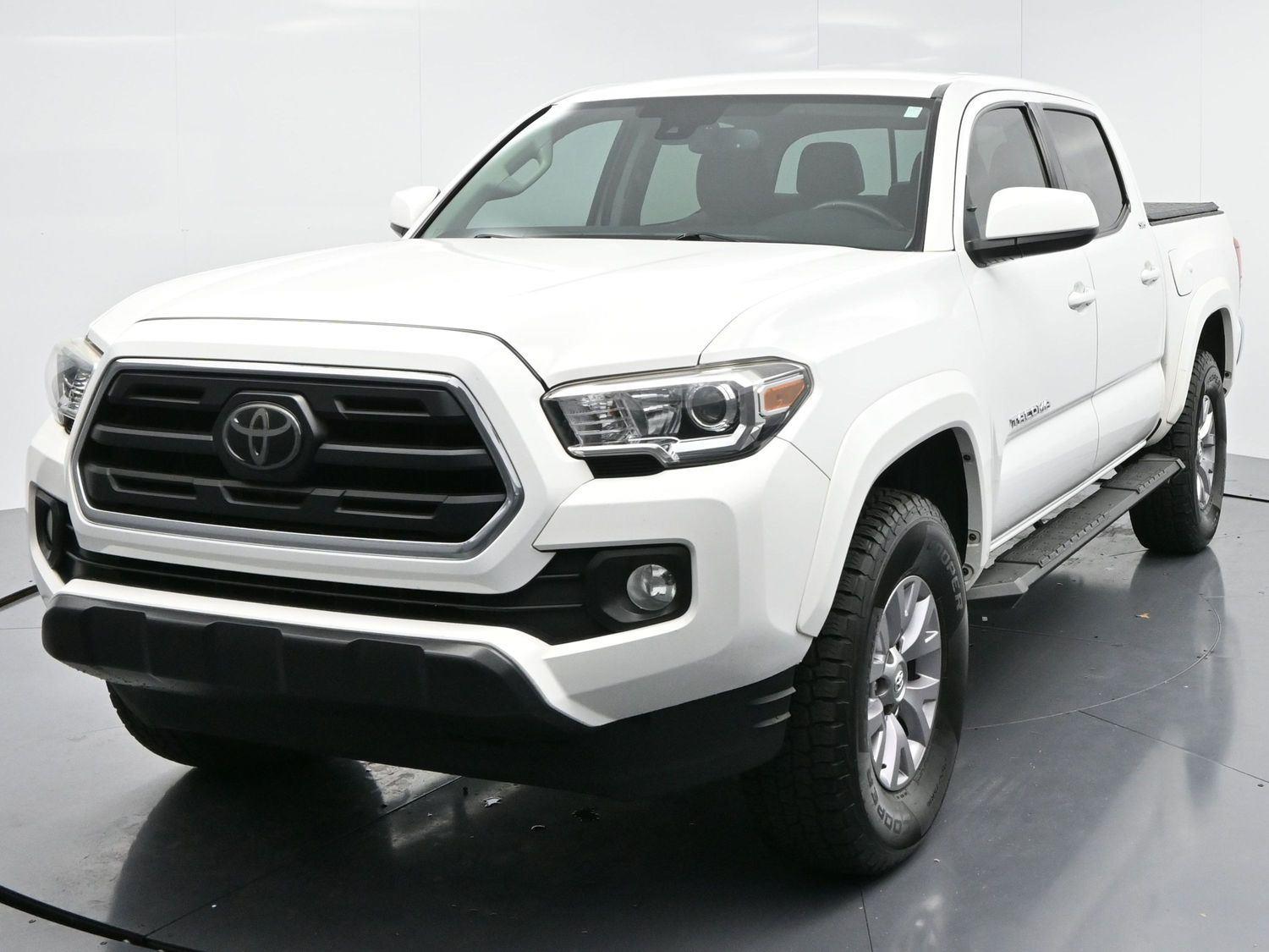 2018 Toyota Tacoma SR5 TRD Sport photo 3