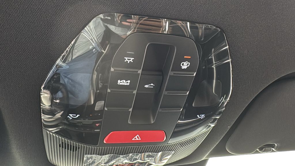 2025 Kia K4 GT-Line photo 24