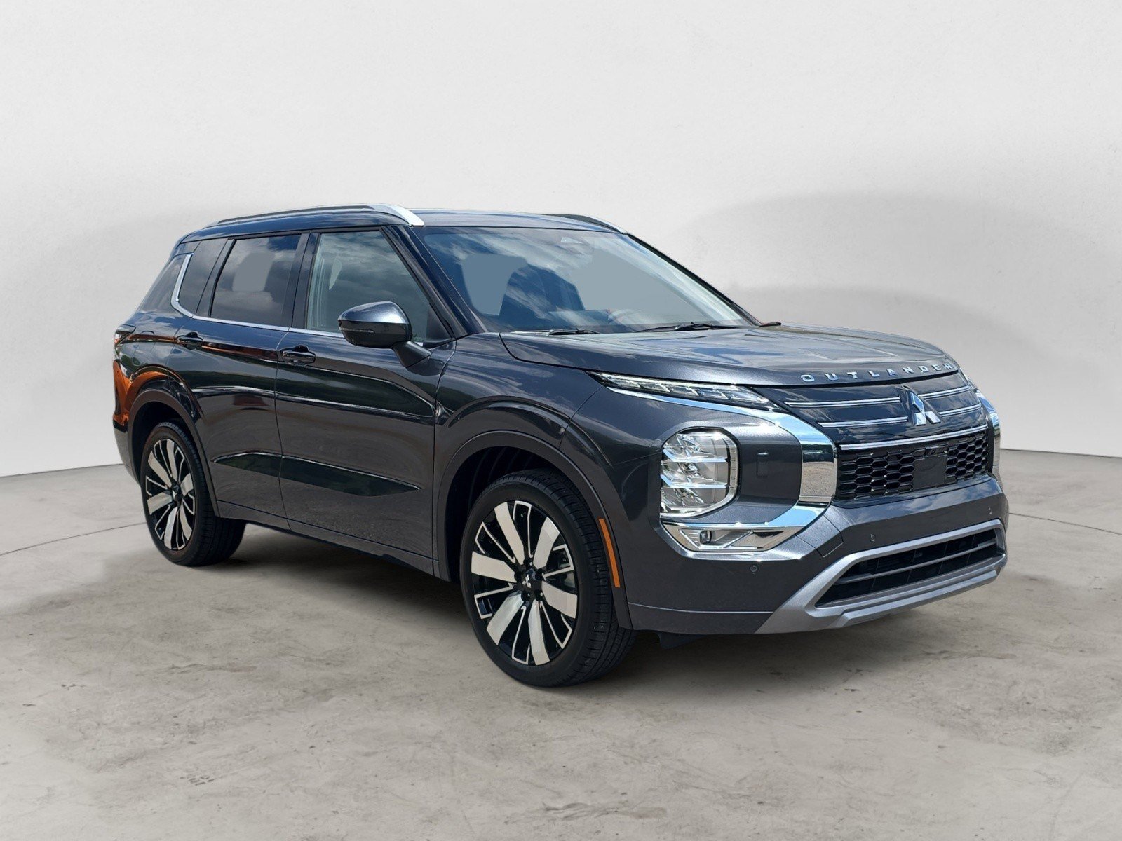 2025 Mitsubishi Outlander SEL's photo