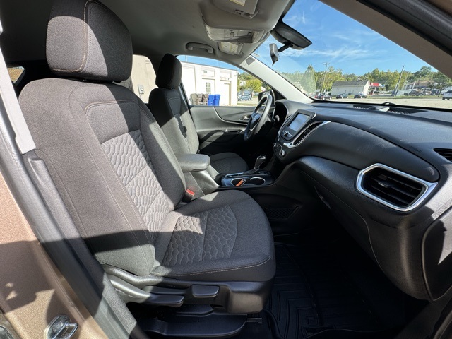 2018 Chevrolet Equinox LT photo 11
