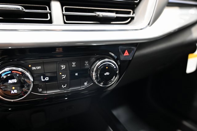 2025 Chevrolet Trax LT photo 17