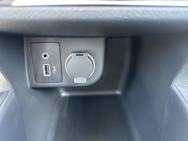 2025 Nissan Kicks Play S photo 15
