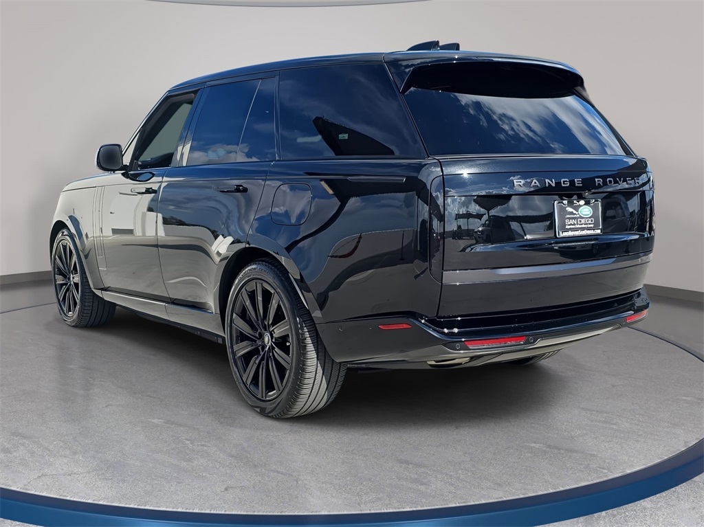 2025 Land Rover Range Rover SE photo 2