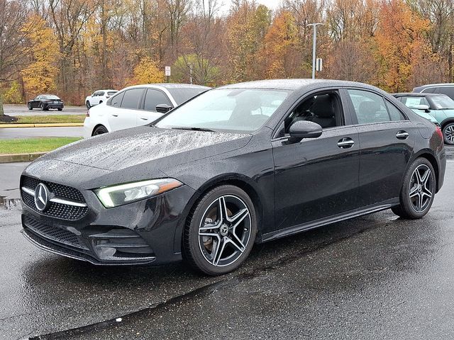 2022 Mercedes-Benz A-Class A220's photo