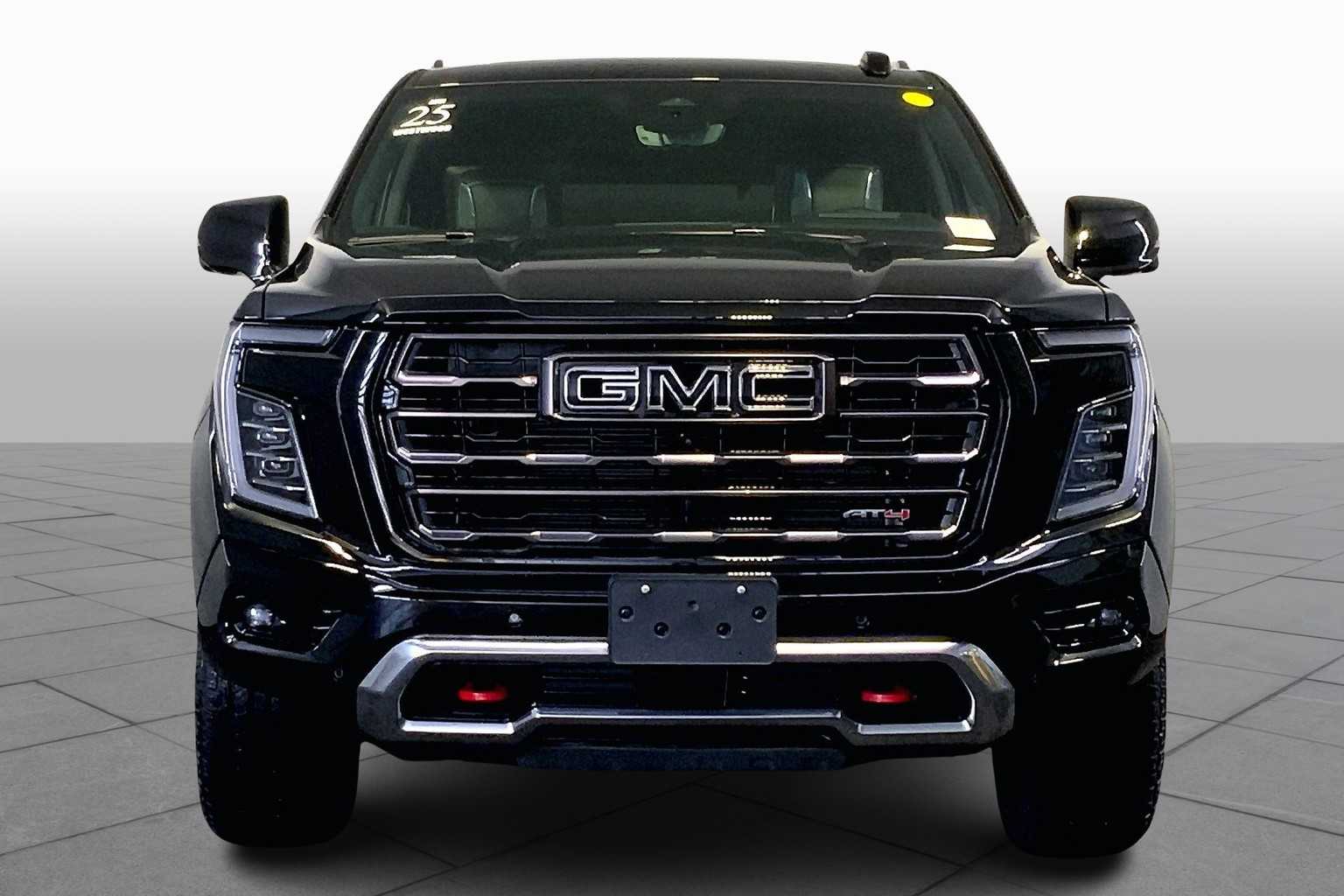 2025 Gmc Yukon AT4 Ultimate photo 3
