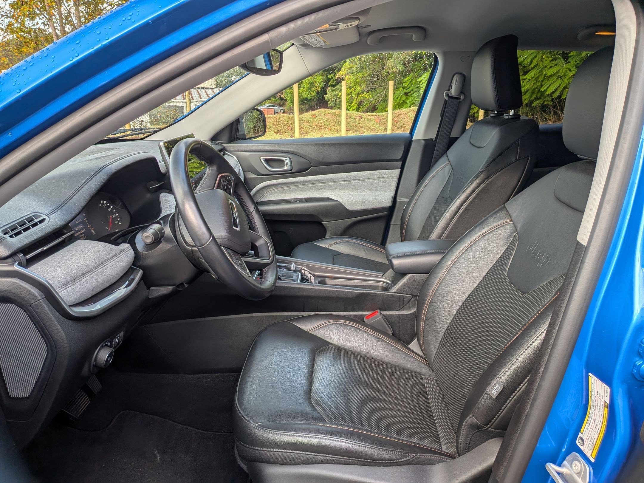 2022 Jeep Compass Latitude Lux photo 14