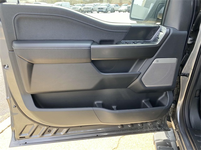 2025 Ford F-150 Lariat photo 14