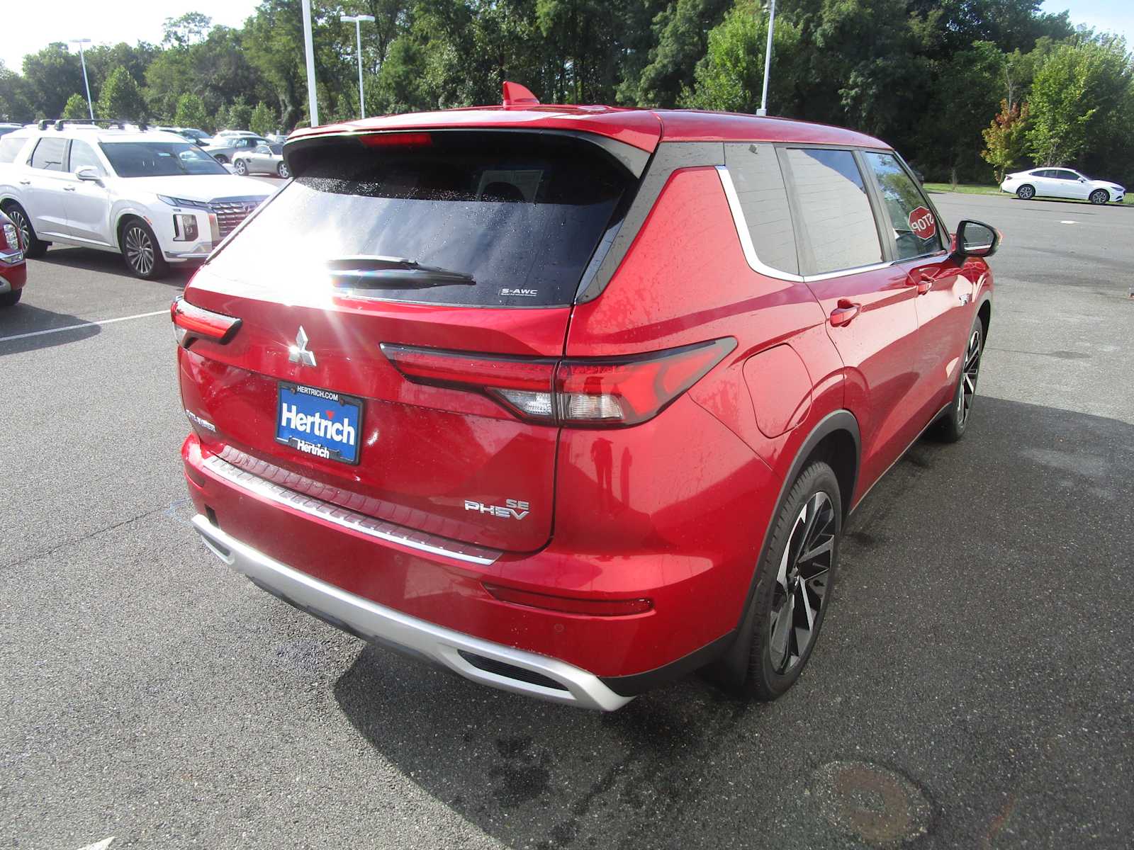 2023 Mitsubishi Outlander PHEV SE photo 4