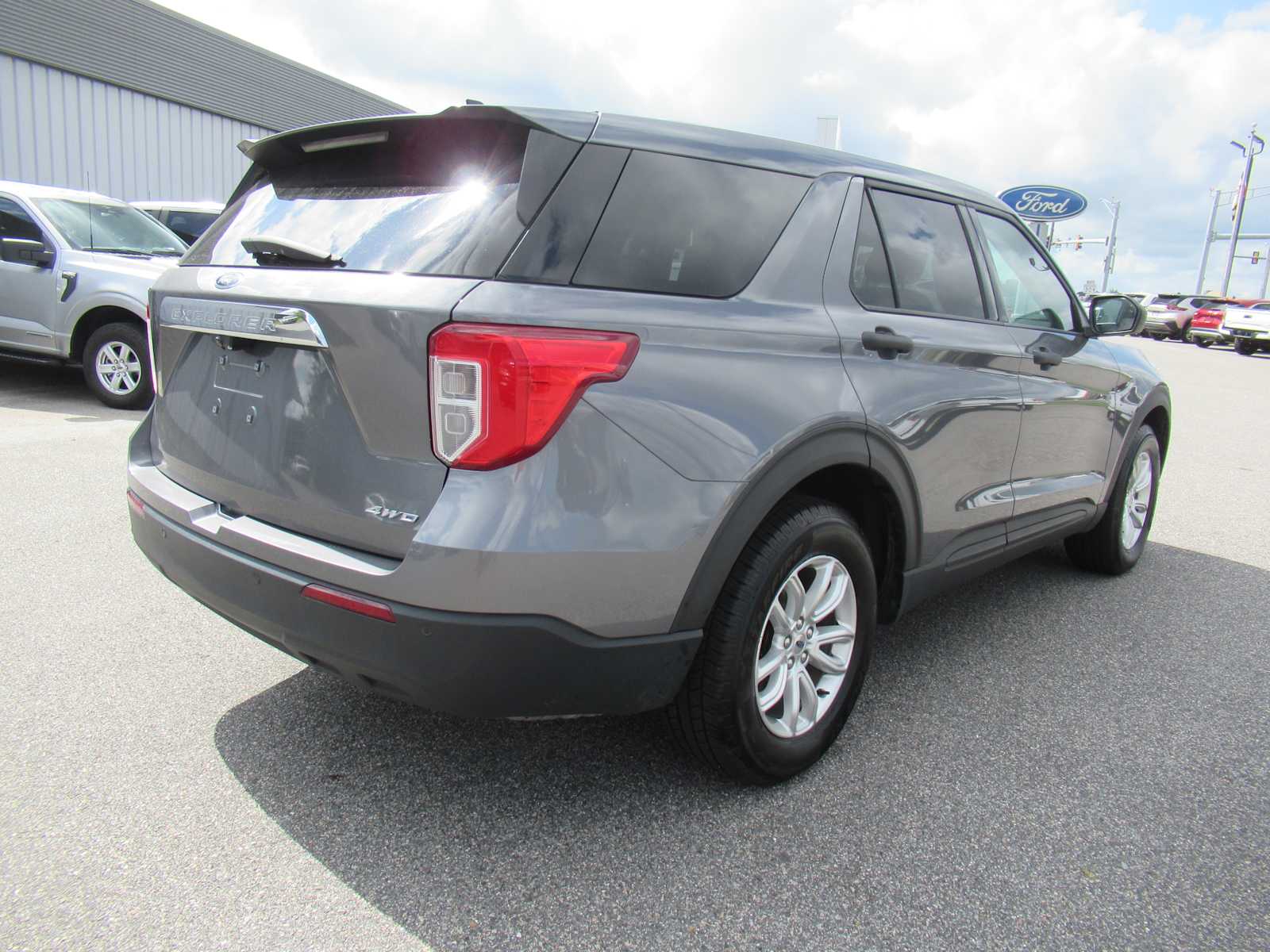 2021 Ford Explorer Base photo 2
