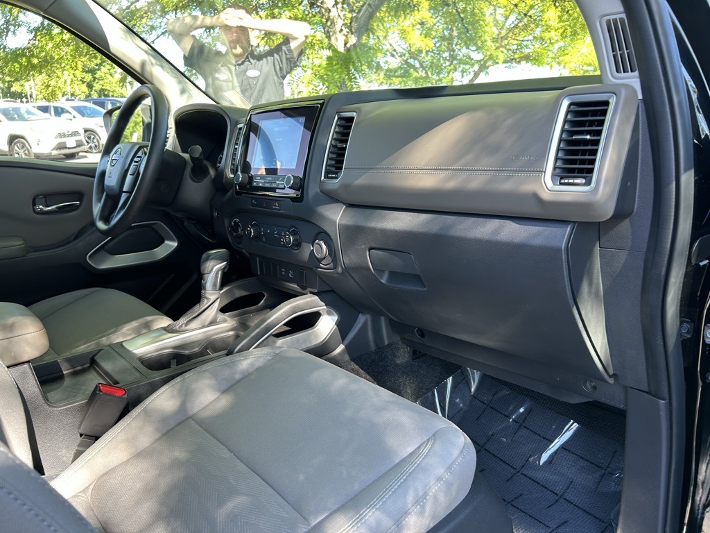 2023 Nissan Frontier SV photo 24