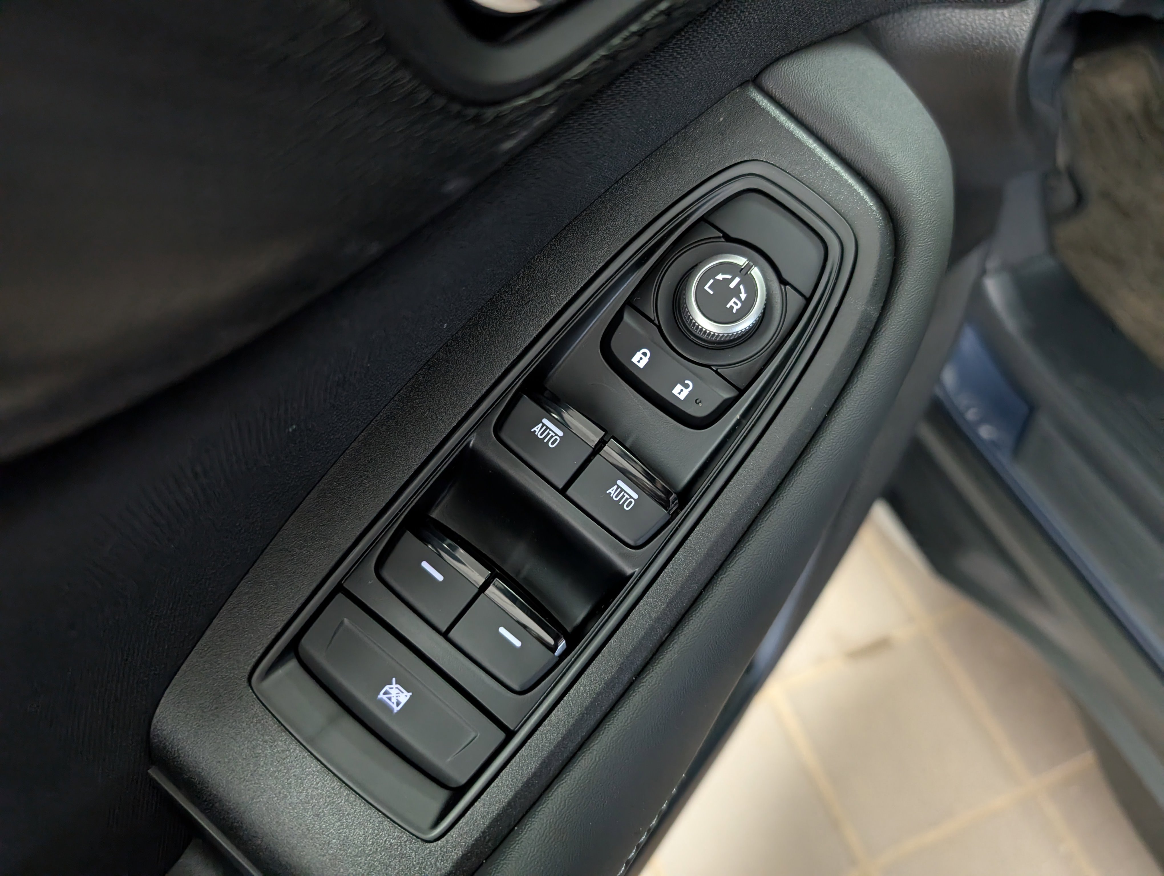 2025 Subaru Outback Premium photo 13