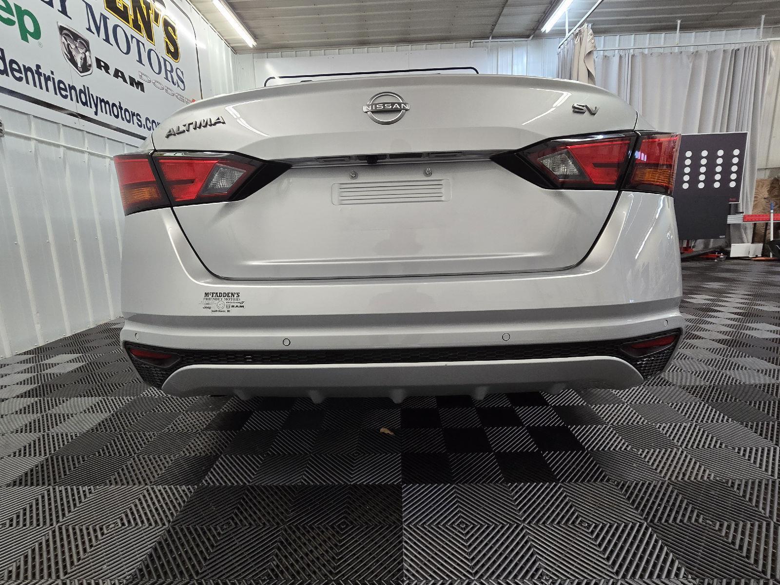 2023 Nissan Altima 2.5 SV photo 4