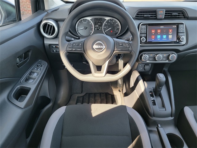 2025 Nissan Versa 1.6 S photo 26