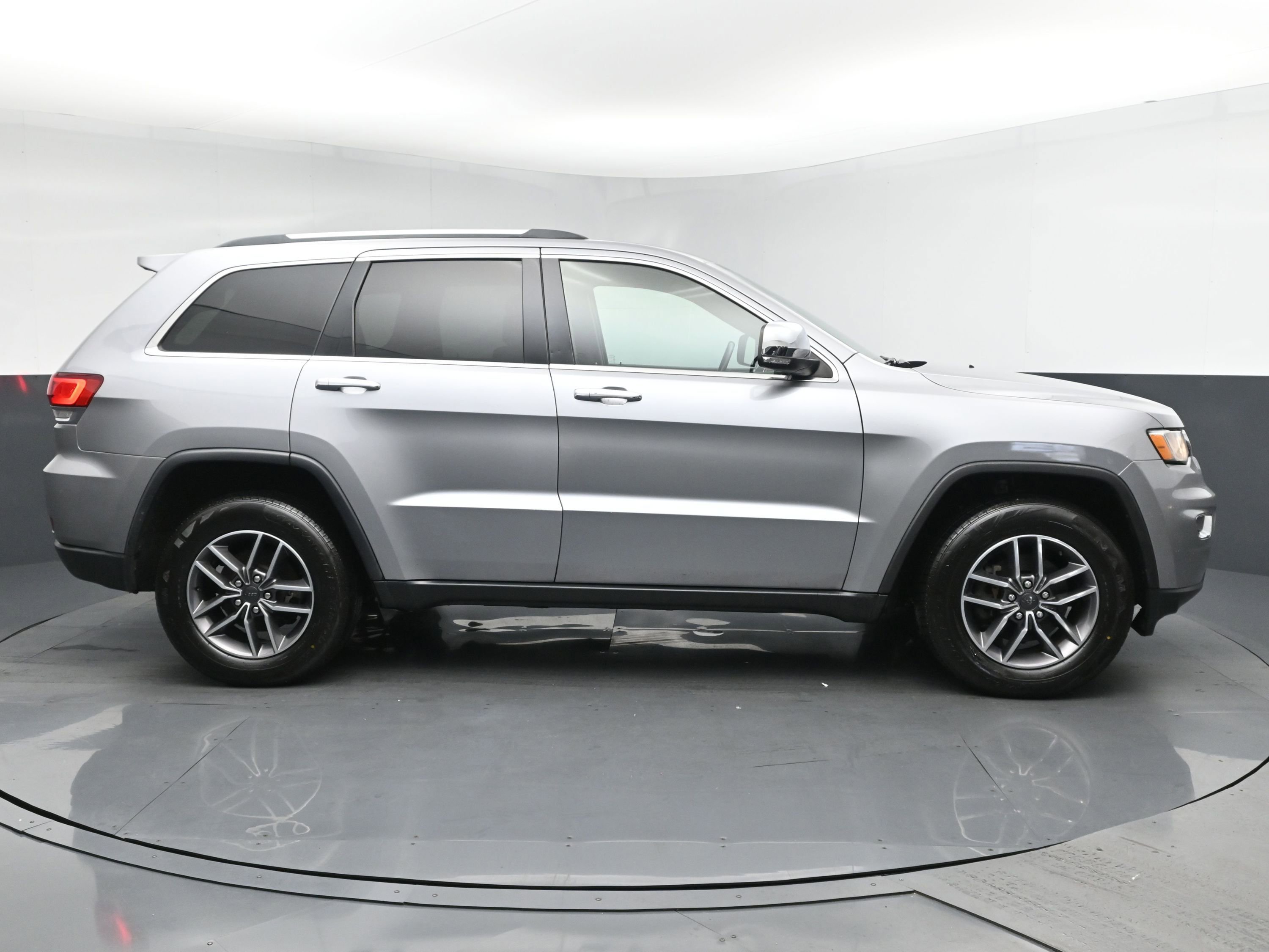 2020 Jeep Grand Cherokee Limited photo 3