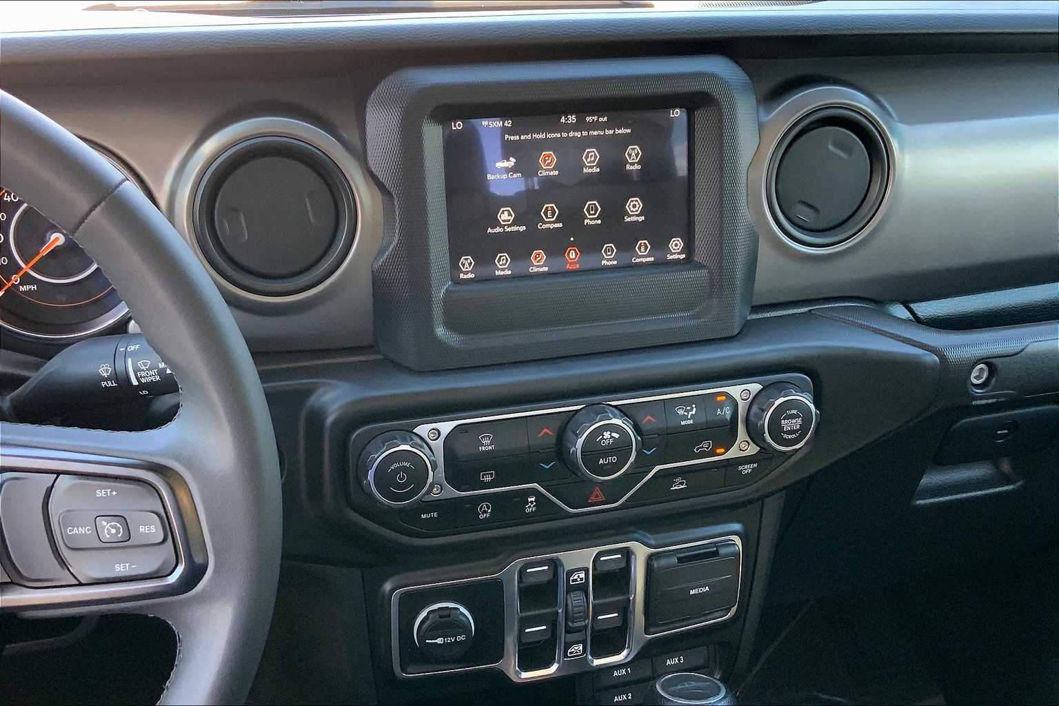2023 Jeep Gladiator Willys photo 6