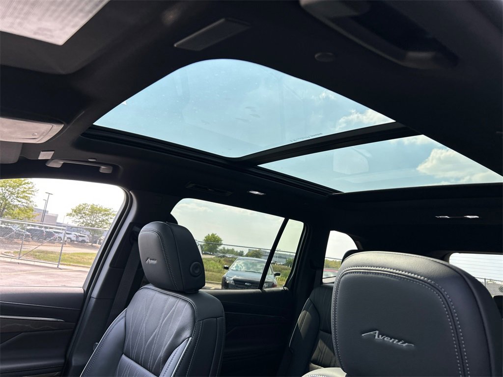 2026 Buick Enclave Avenir photo 28
