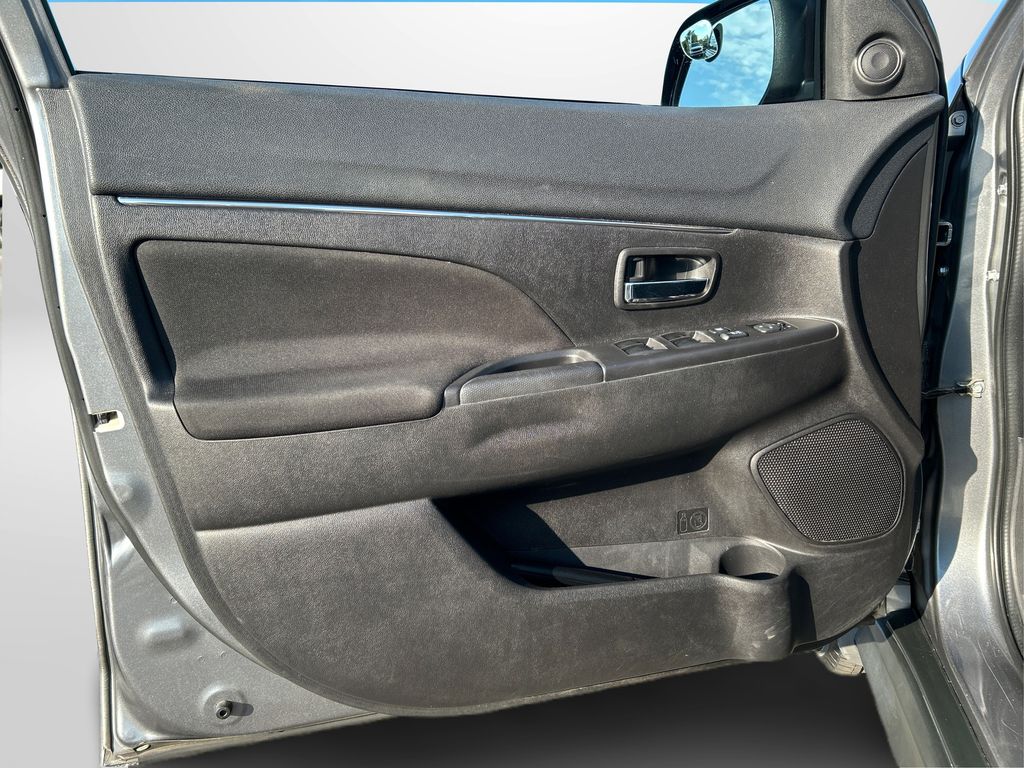 2014 Mitsubishi Outlander Sport SE photo 20