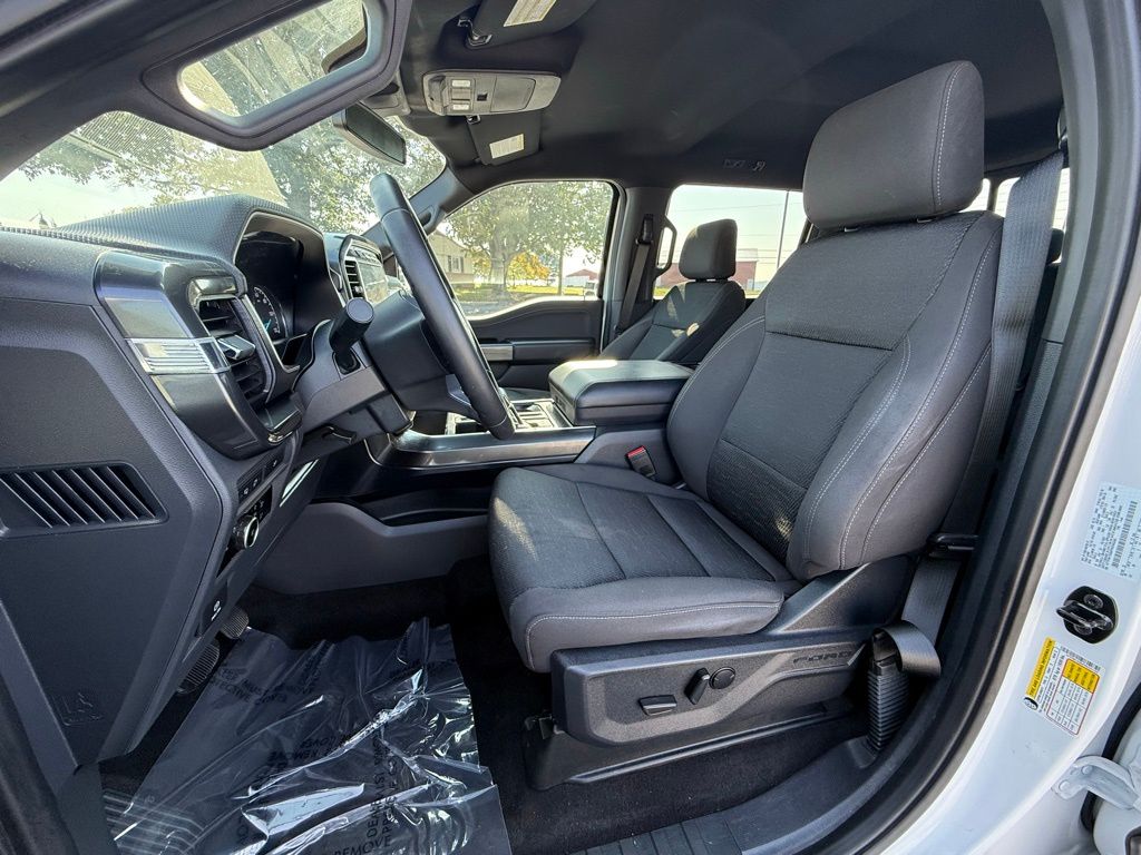 2023 Ford F-150 XLT photo 2